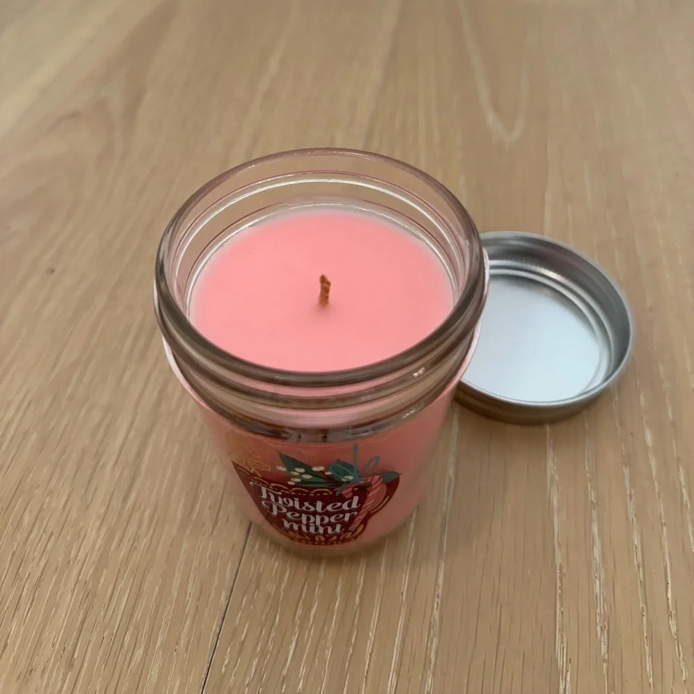 Bath and Body Works Twisted Peppermint 1 wick Candle Pink Winter Holiday Vanilla - Picture 3 of 8